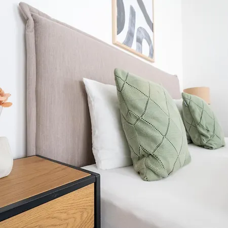 Balcony Bliss Studio By Hm Apartment *