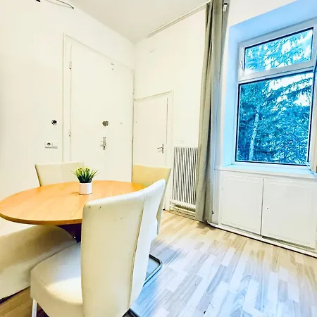 3br Shared Apartment, In The Heart Of Apartment