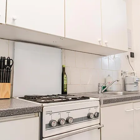 Charming 1br Very *