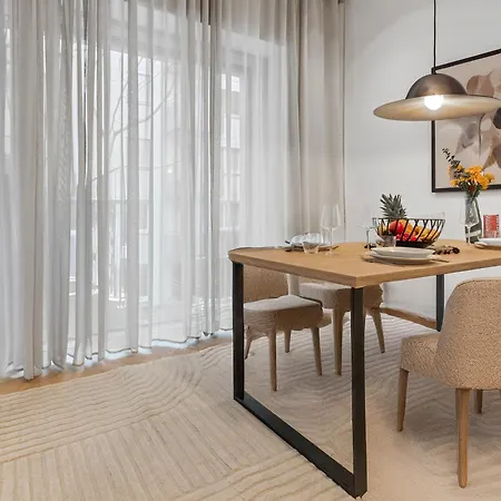 Door No 5 By Gt7 Hospitality Apartamento Viena