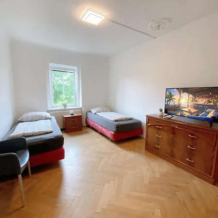 Royal Retreat - Steps From Schoenbrunn Palace!! *