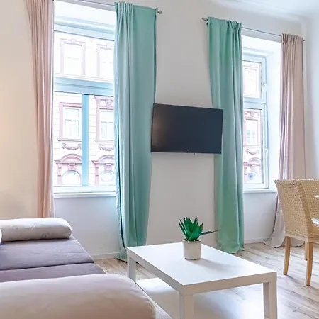 Budget-friendly 2br Apt With Great Location Appartamento