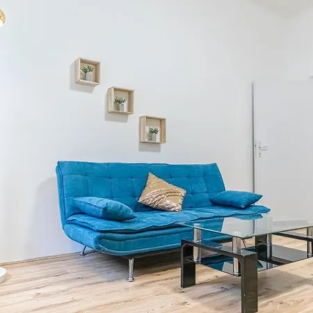 Basic 2br Perfectly Connected&well Positioned *