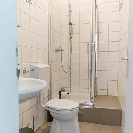 Basic 2br Perfectly Connected&well Positioned Vienna