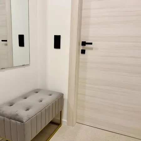 Apartment Stylish Modern With Terrace & Free Parking