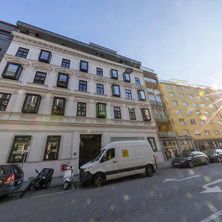 Apartament Premium With Free Parking Garage Wiedeń