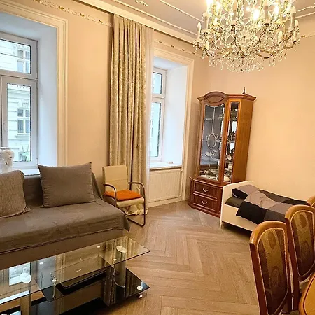 City Apartment Apartment *