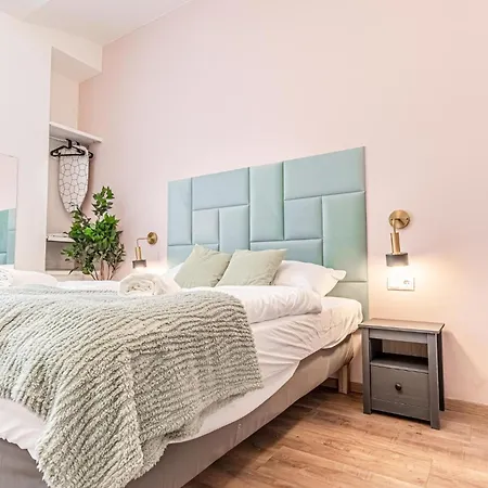 Queen Bed Barrier-free With Kitchen Vienna