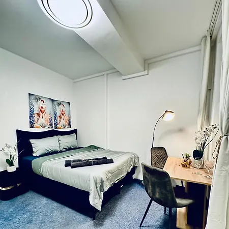 7br For Big Groups, With Great Location