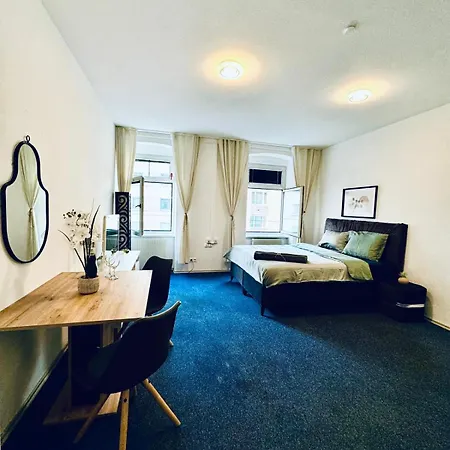 7br For Big Groups, With Great Location
