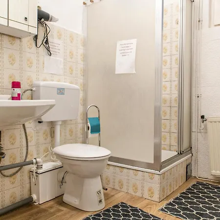 Convenient 3br Near Danube & Millenium Tower Apartamento *