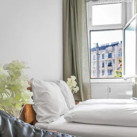 Cozy 1br Near Millenium Tower & Danube River *