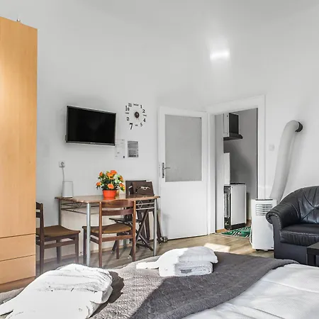 Cozy 1br Near Millenium Tower & Danube River * Vienna