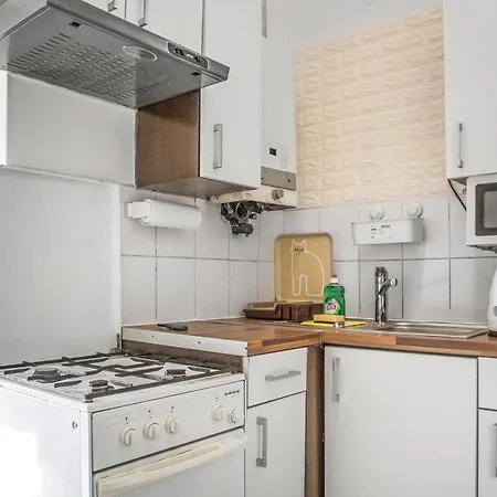 Apartment Cozy 1br Near Millenium Tower & Danube River *
