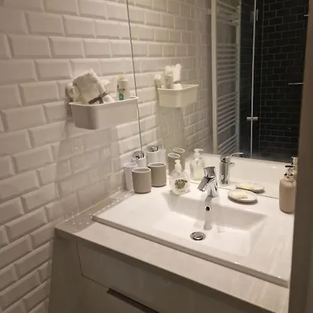Center Apartment *