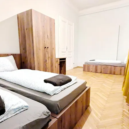 Spacious - 15 Min From Airport & Center, 5 Min From Main-bus Station Ez 1-9 Wien
