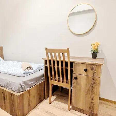 Spacious - 15 Min From Airport & Center, 5 Min From Main-bus Station Ez 1-9 Wien