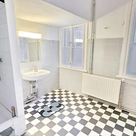 Ubytování v soukromí Spacious - 15 Min From Airport & Center, 5 Min From Main-bus Station Ez 1-9