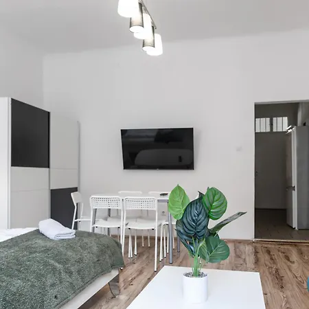 Lovely 2br With Ideal Location