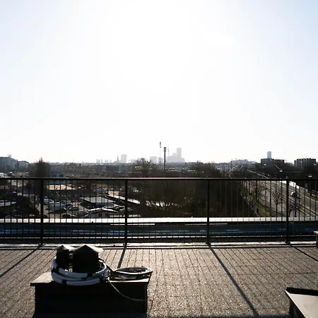 Design With Balcony & Free Parking * Viena