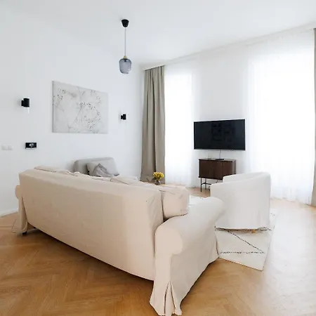 Apartment Ultra Spacious 3-bedroom 3-bath Steps From Vienna's Historic Heart Vienna
