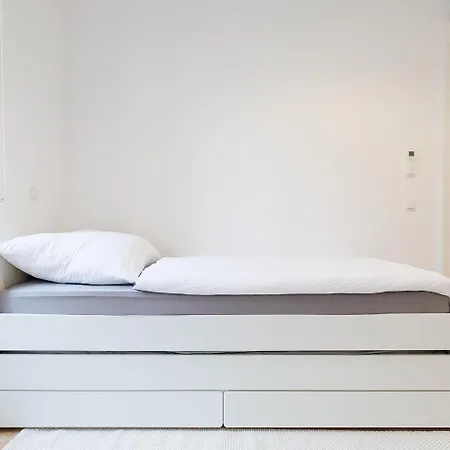 Ultra Spacious 3-bedroom 3-bath Steps From Vienna's Historic Heart *