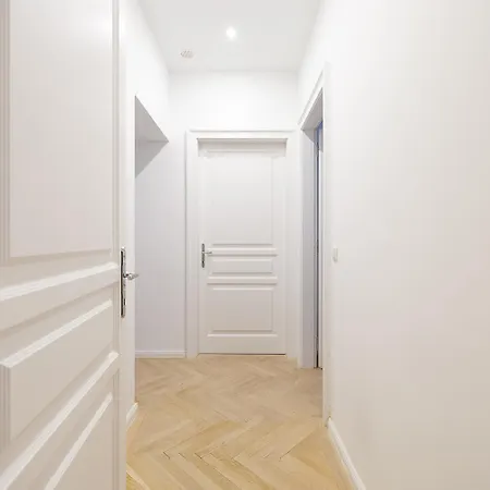 Ultra Spacious 3-bedroom 3-bath Steps From Vienna's Historic Heart Apartamento Viena