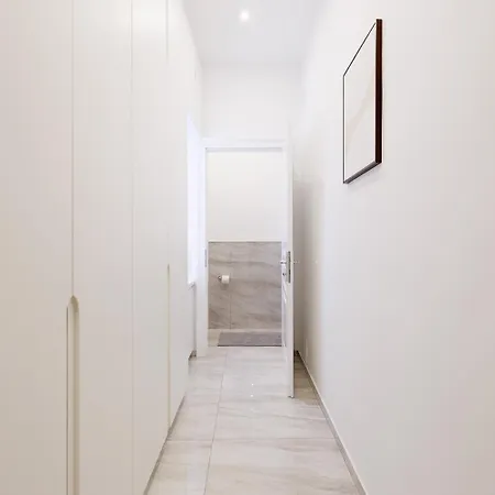 Ultra Spacious 3-bedroom 3-bath Steps From Vienna's Historic Heart Apartment Vienna
