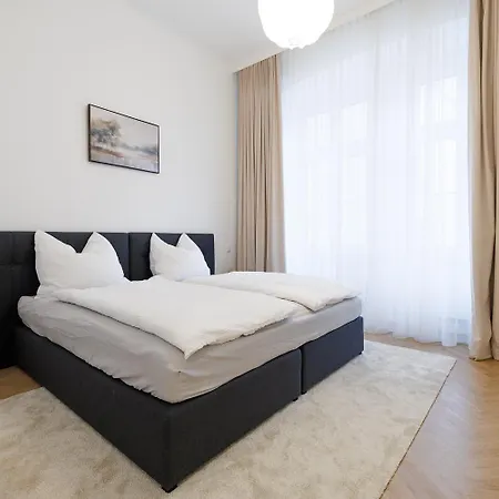 Stylish 1-bedroom 2-bath By Canal Minutes From Historic Centre Apartment Vienna