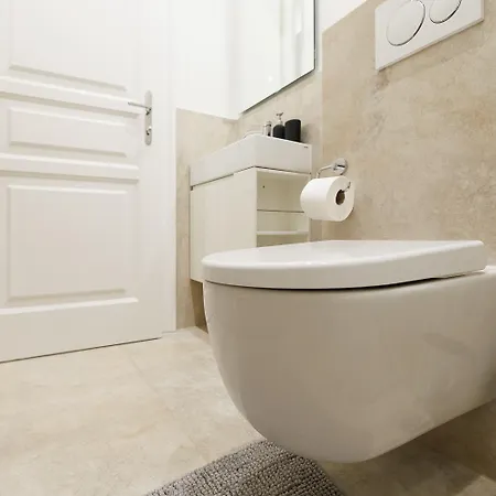 Stylish 1-bedroom 2-bath By Canal Minutes From Historic Centre Vienna