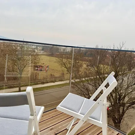 Design With Balcony & Free Parking Apartamento