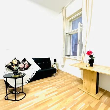 Apartment Comfy Apt, 10min Transport To Stadthalle