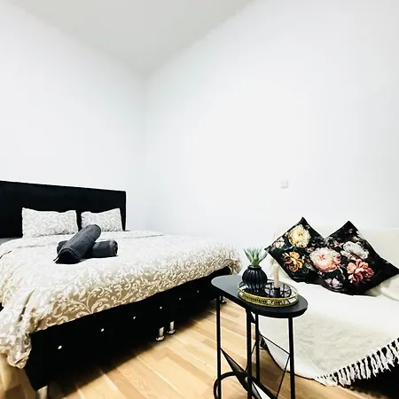 Comfy Apt, 10min Transport To Stadthalle Apartment *