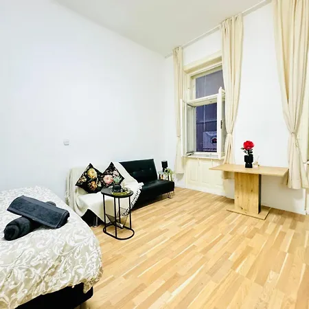 Comfy Apt, 10min Transport To Stadthalle Apartment