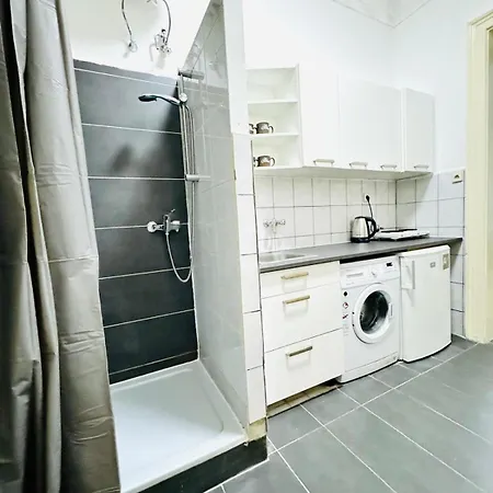 Comfy Apt, 10min Transport To Stadthalle Apartment *