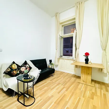 Comfy Apt, 10min Transport To Stadthalle