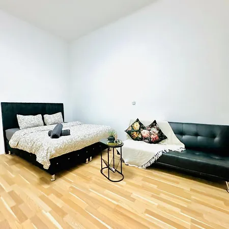Comfy Apt, 10min Transport To Stadthalle Apartment *