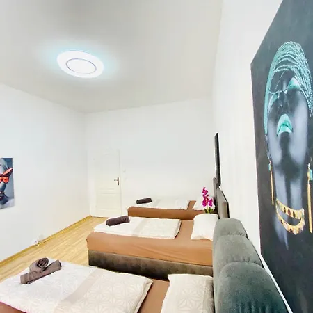 Family Studio- 7 Minutes To Schoenbrunn Palace Apartment