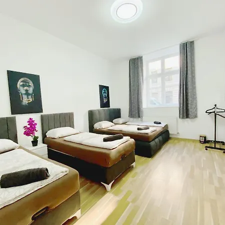 Family Studio- 7 Minutes To Schoenbrunn Palace Apartment