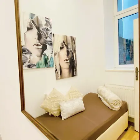 Family Studio- 7 Minutes To Schoenbrunn Palace Apartment *