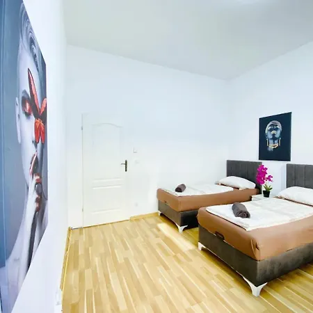 Family Studio- 7 Minutes To Schoenbrunn Palace * Vienna