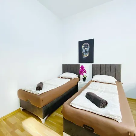 Apartment Family Studio- 7 Minutes To Schoenbrunn Palace Vienna