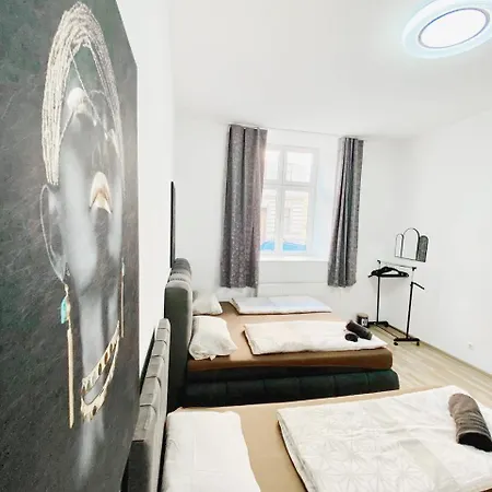 Family Studio- 7 Minutes To Schoenbrunn Palace Apartment *