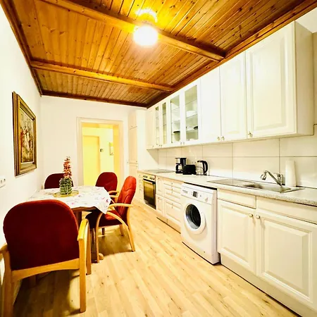 Amazing 4br Shared 10 Minute Walk To Fac Platz *