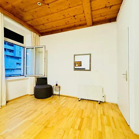 Amazing 4br Shared 10 Minute Walk To Fac Platz Vienna