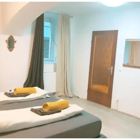 Lovely Near Amusement Park With Free Wifi Apartment *