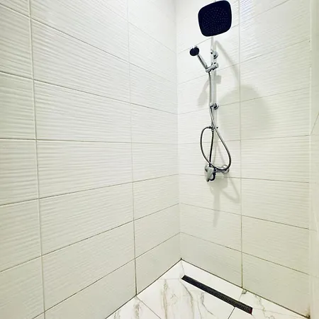 Apartment Spacious 3br Shared 11minute Stroll To Atzgersdorf Park Vienna