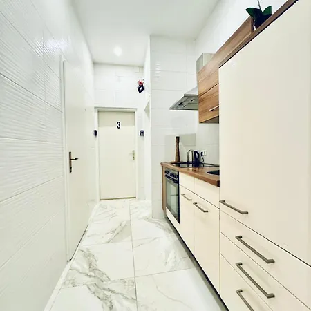 Spacious 3br Shared 11minute Stroll To Atzgersdorf Park Apartment *