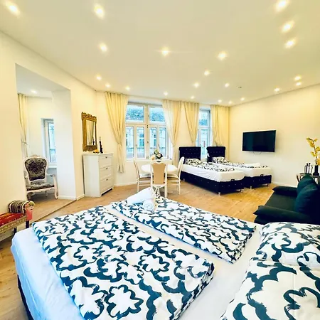 Spacious 3br Shared 11minute Stroll To Atzgersdorf Park * Vienna