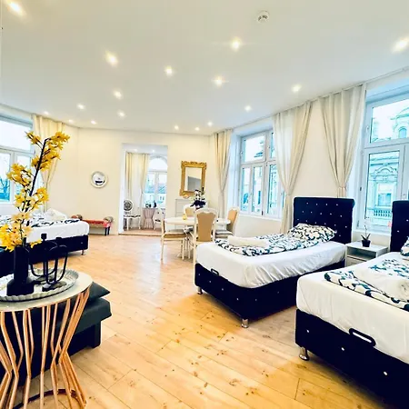 Apartment Spacious 3br Shared 11minute Stroll To Atzgersdorf Park